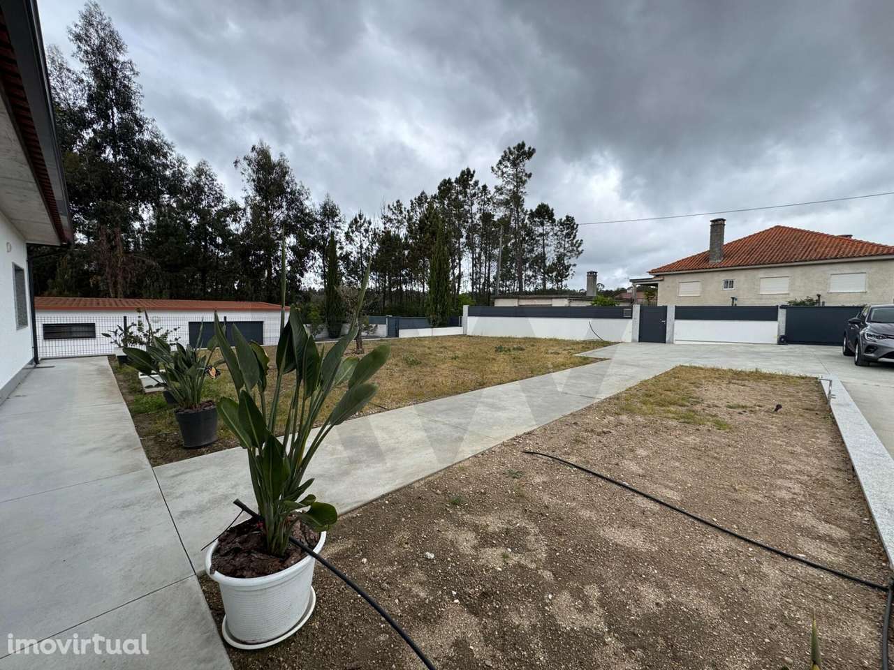 Moradia T3+1 Mobilada em Avelal | Sistema AVAC Total e Garagem Tripla - Grande imagem: 3/49