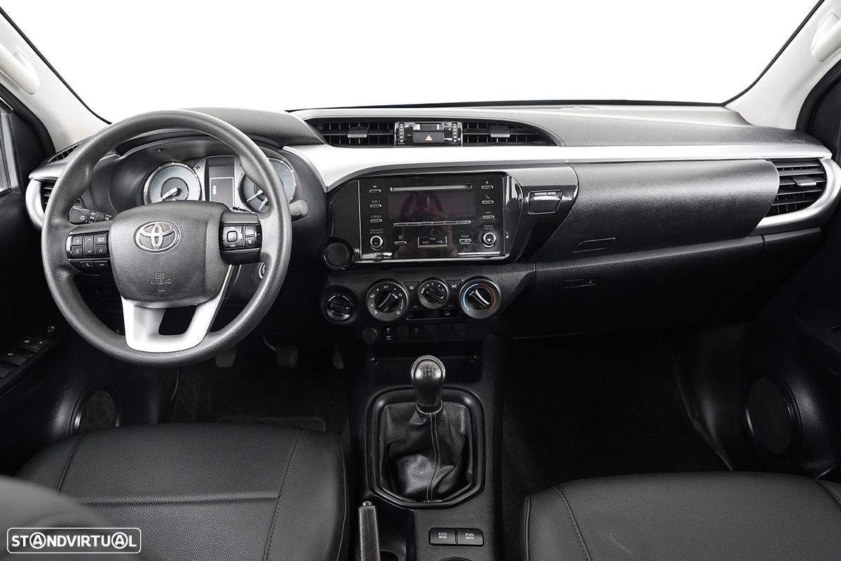 Toyota Hilux 2.4 D-4D 4WD CD CM - 6