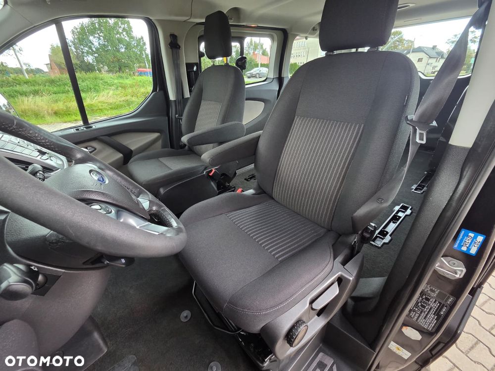 Ford Tourneo Custom - 18