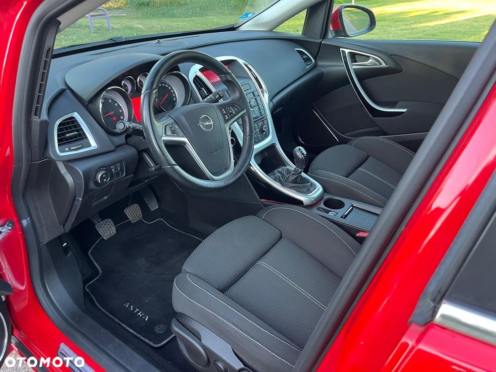 Opel Astra 1.4 Turbo 150 Jahre - 9