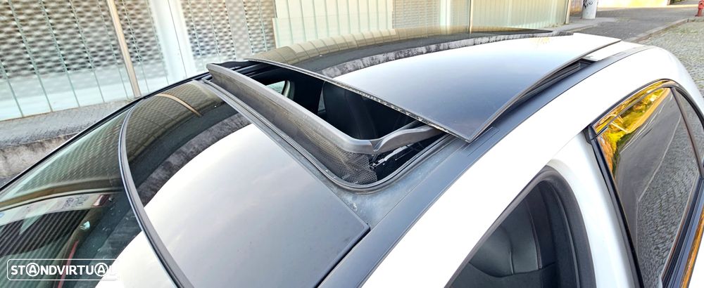 Mercedes-Benz A 250 e 8G-DCT AMG Line - 32