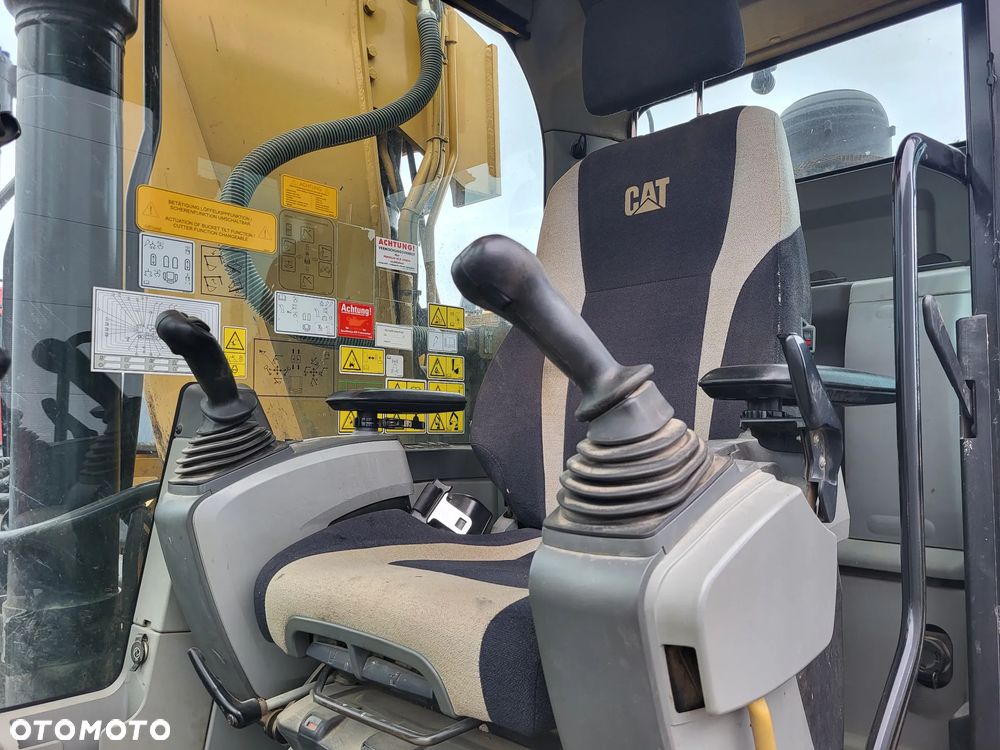 Caterpillar 323 EL / z Niemiec / Ramię 3 razy łamane / - 9