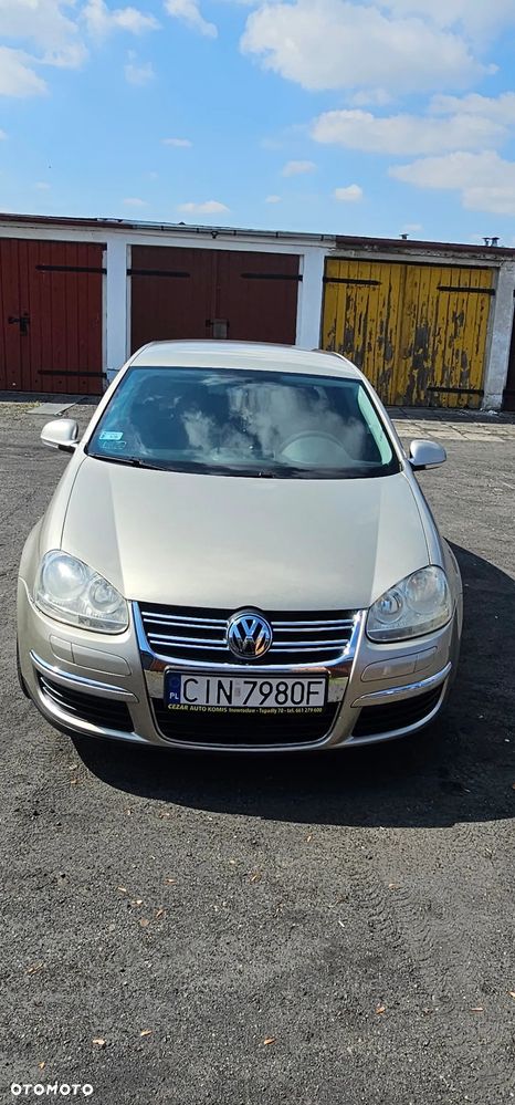 Volkswagen Jetta 1.6 Comfortline - 5