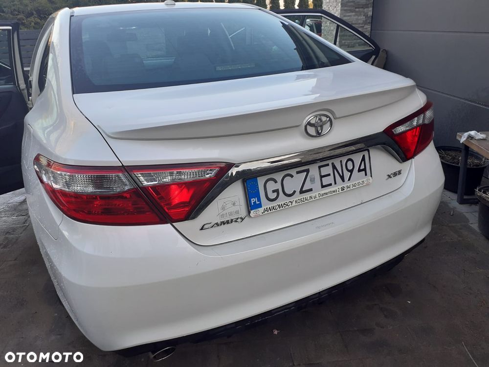 Toyota Camry - 5