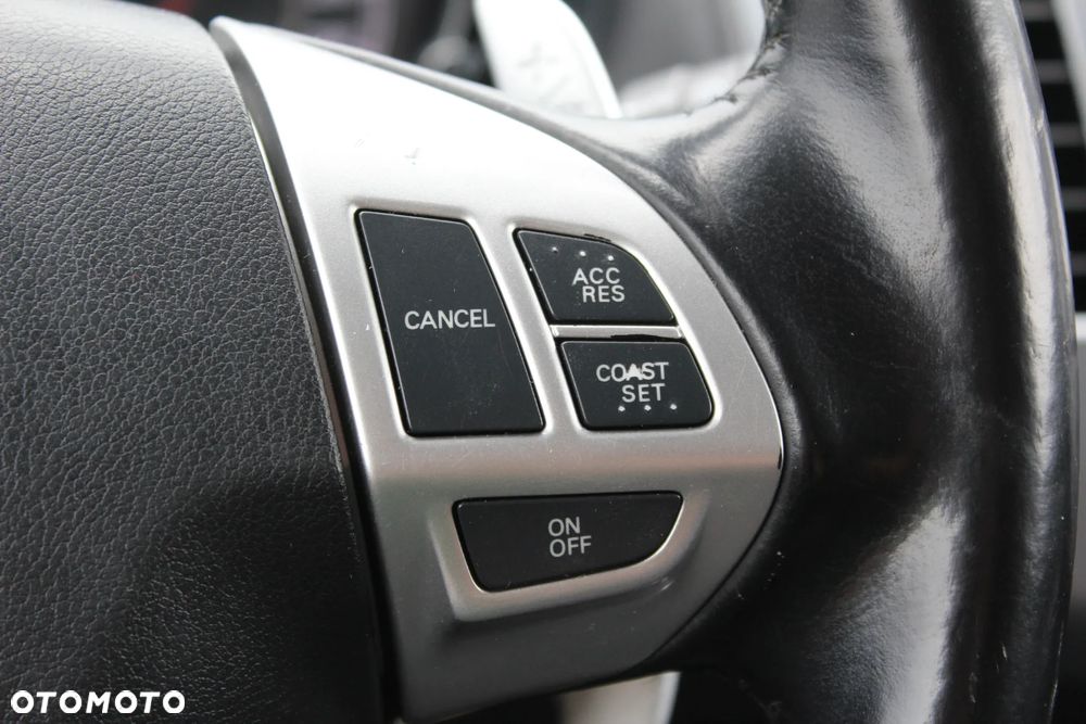 Mitsubishi Outlander 2.0 2WD CVT Invite - 30