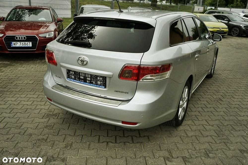 Toyota Avensis - 7