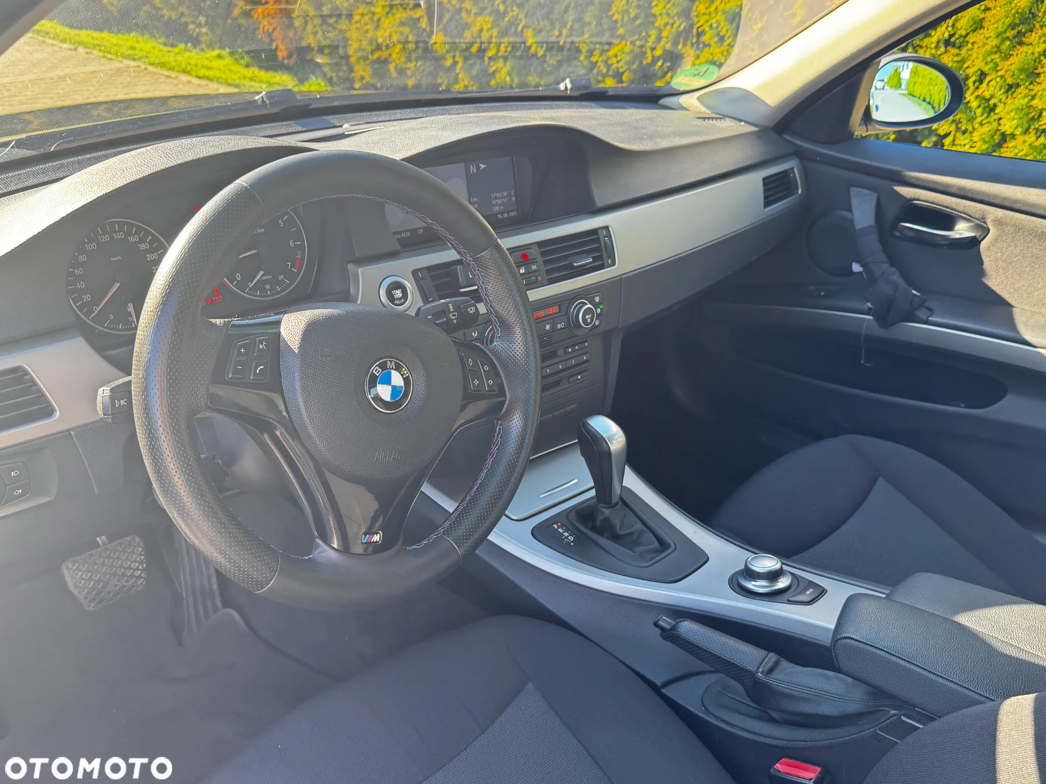 BMW Seria 3 318i Touring - 9