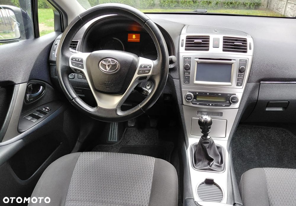 Toyota Avensis - 17