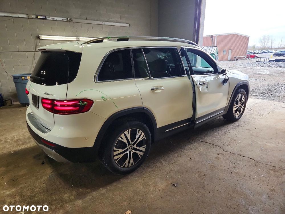Mercedes-Benz GLB - 4