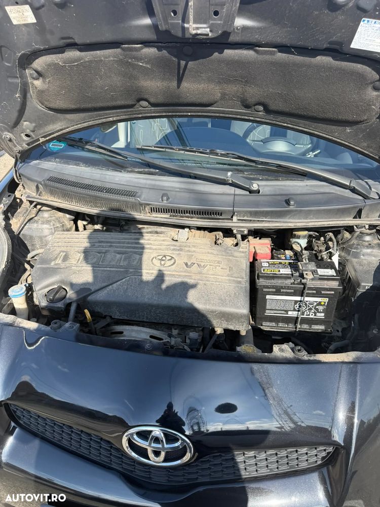Toyota Yaris - 14