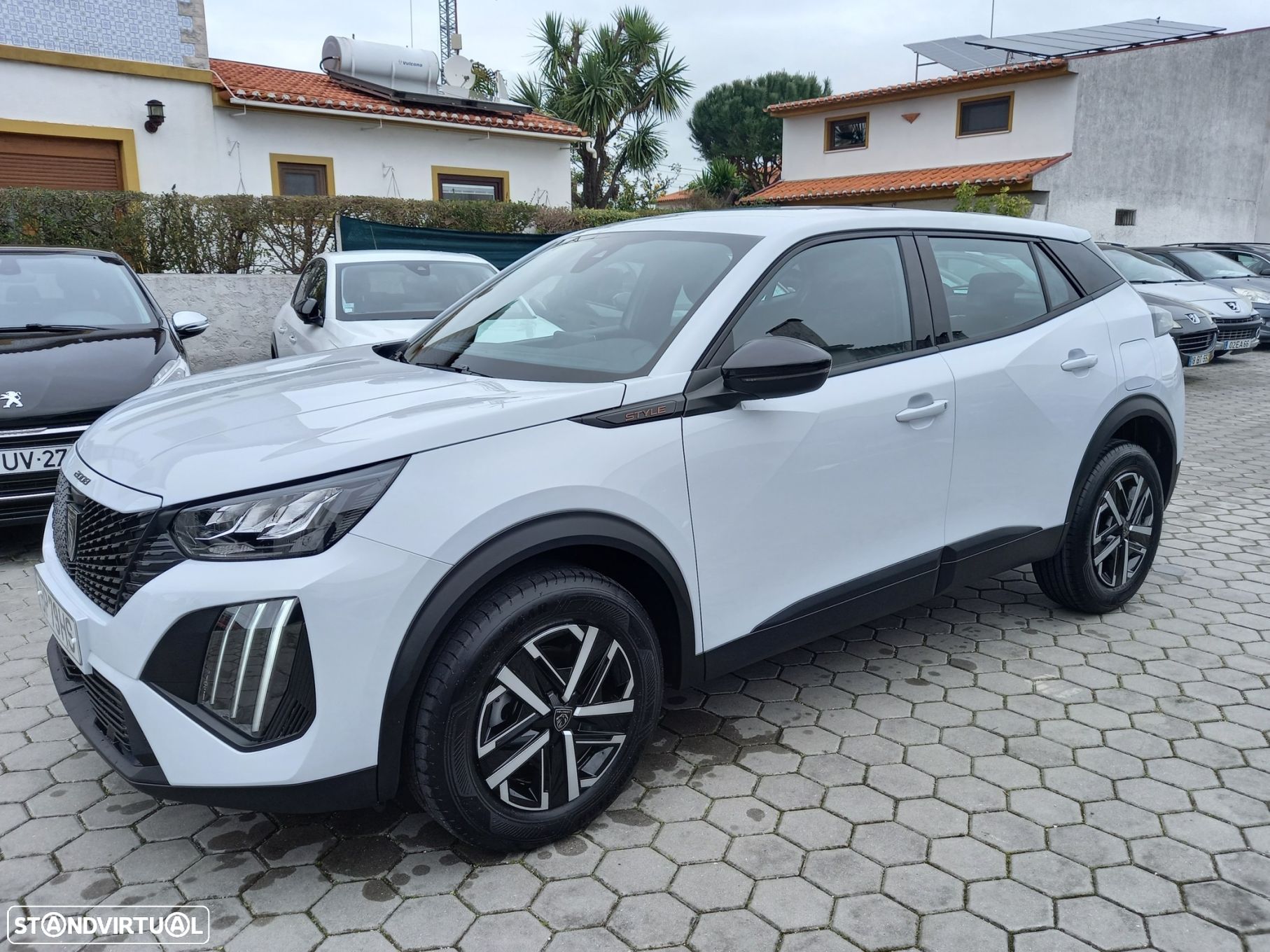 Peugeot 2008 1.2 PureTech SE Style - 1