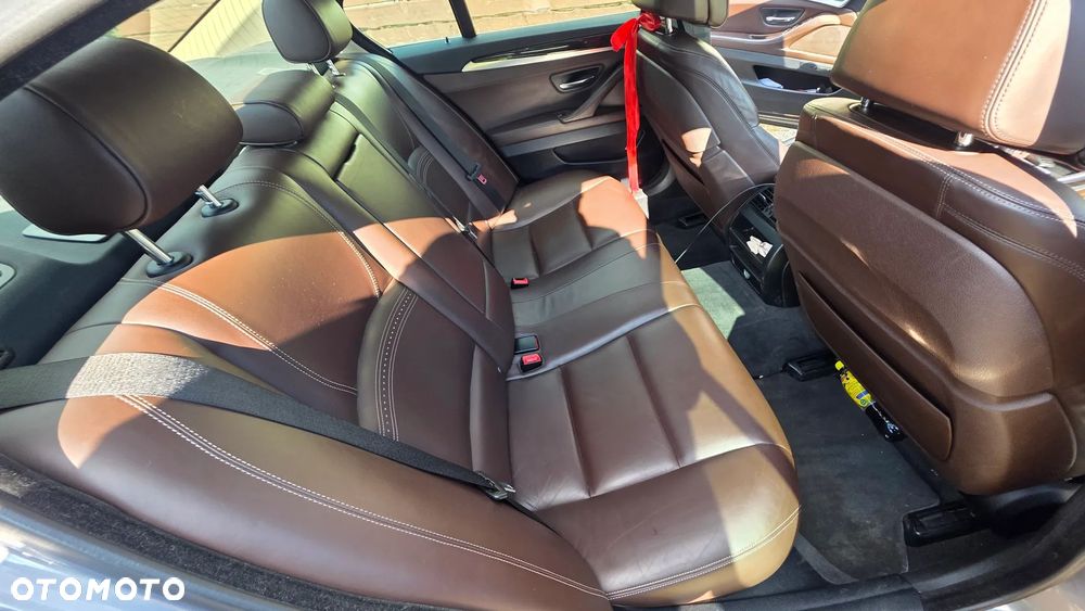 BMW Seria 5 520d Luxury Line - 11