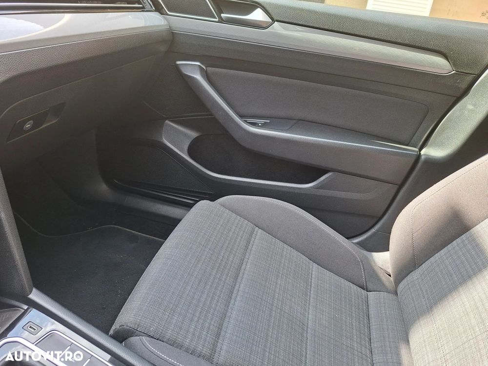 Volkswagen Passat 1.6 TDI SCR DSG Comfortline - 27