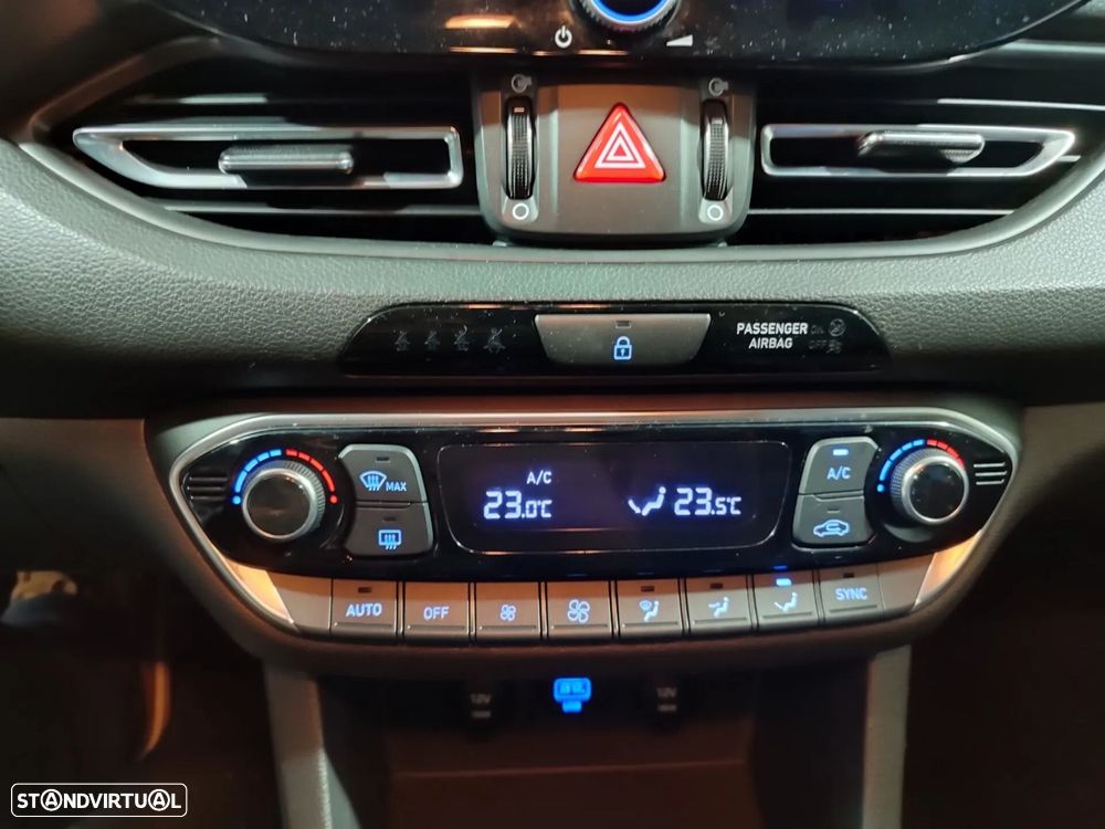 Hyundai i30 N 2.0 T-GDi Pack Performance 8DCT - 27