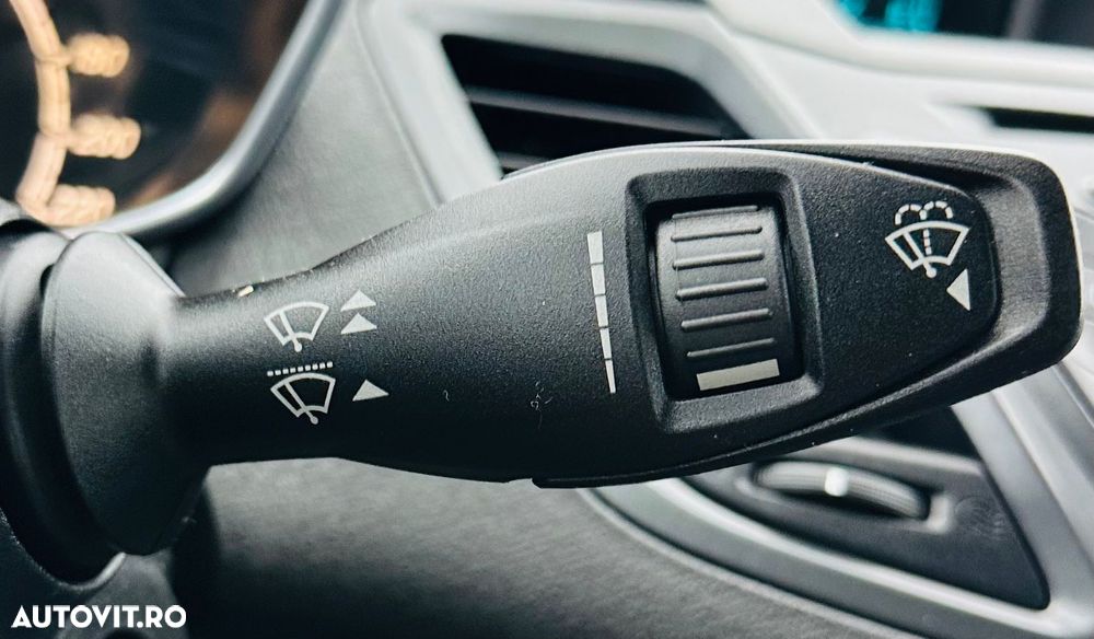 Ford Fiesta 1.0 EcoBoost Start-Stop Trend - 24