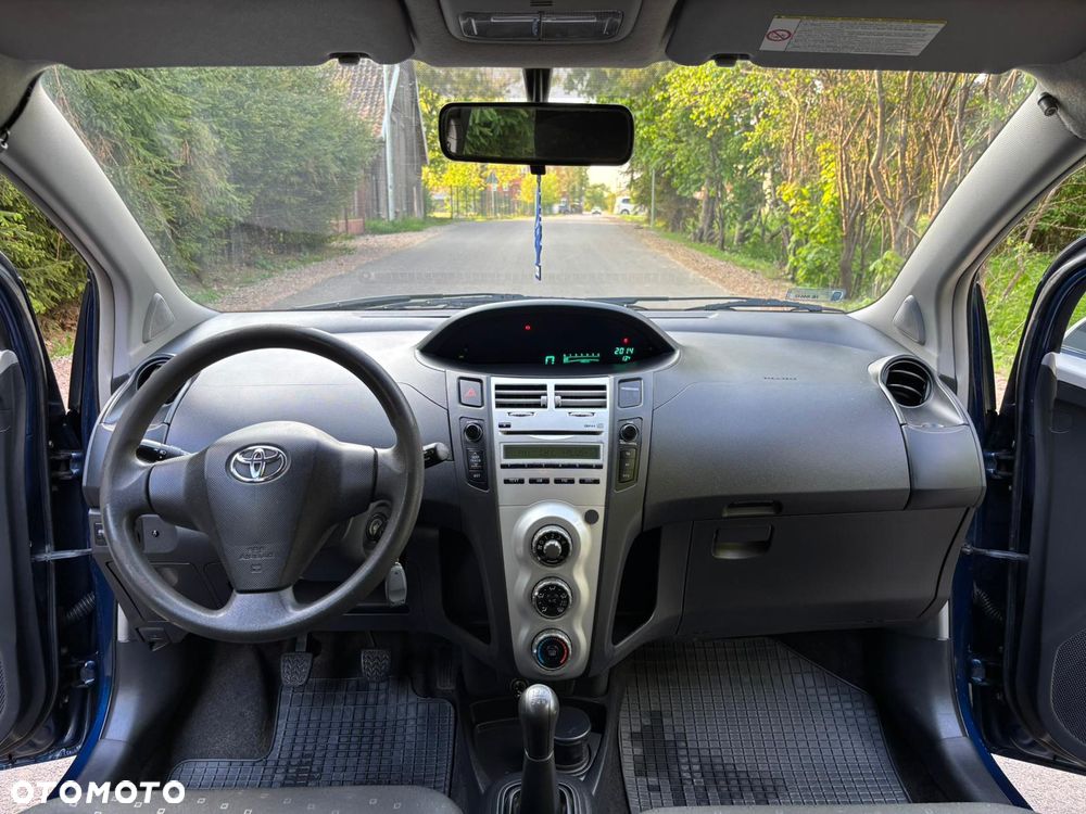 Toyota Yaris 1.3 Luna A/C - 9