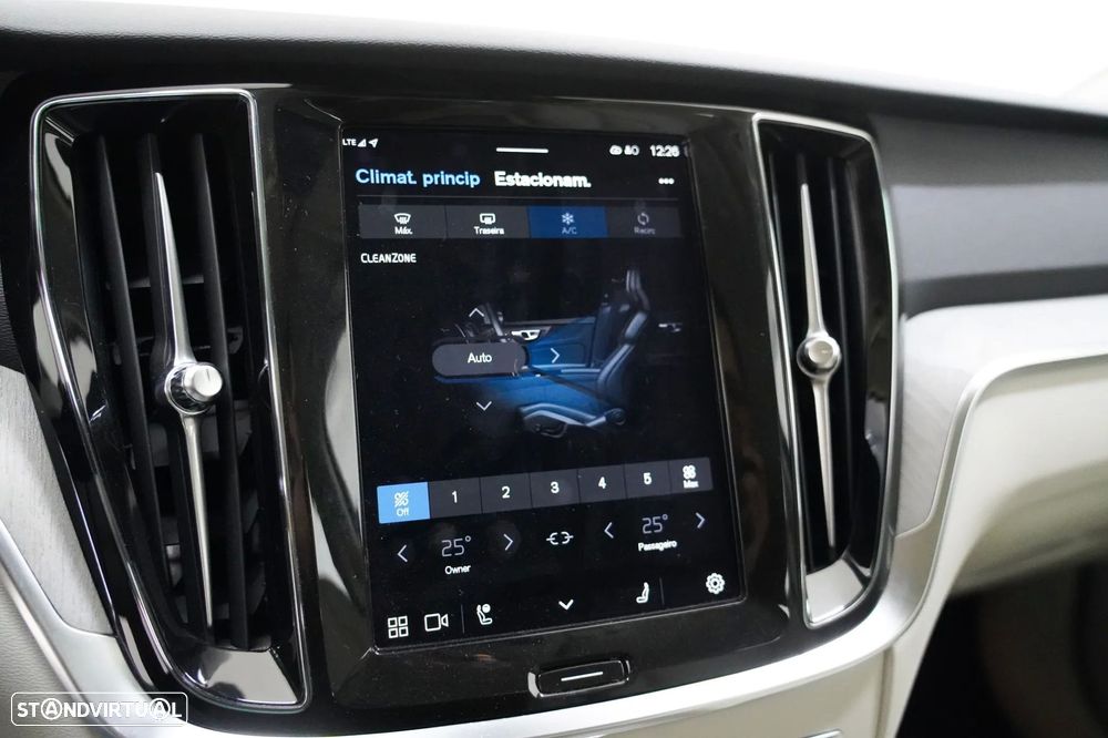 Volvo V60 Cross Country 2.0 B4 Geartronic - 15