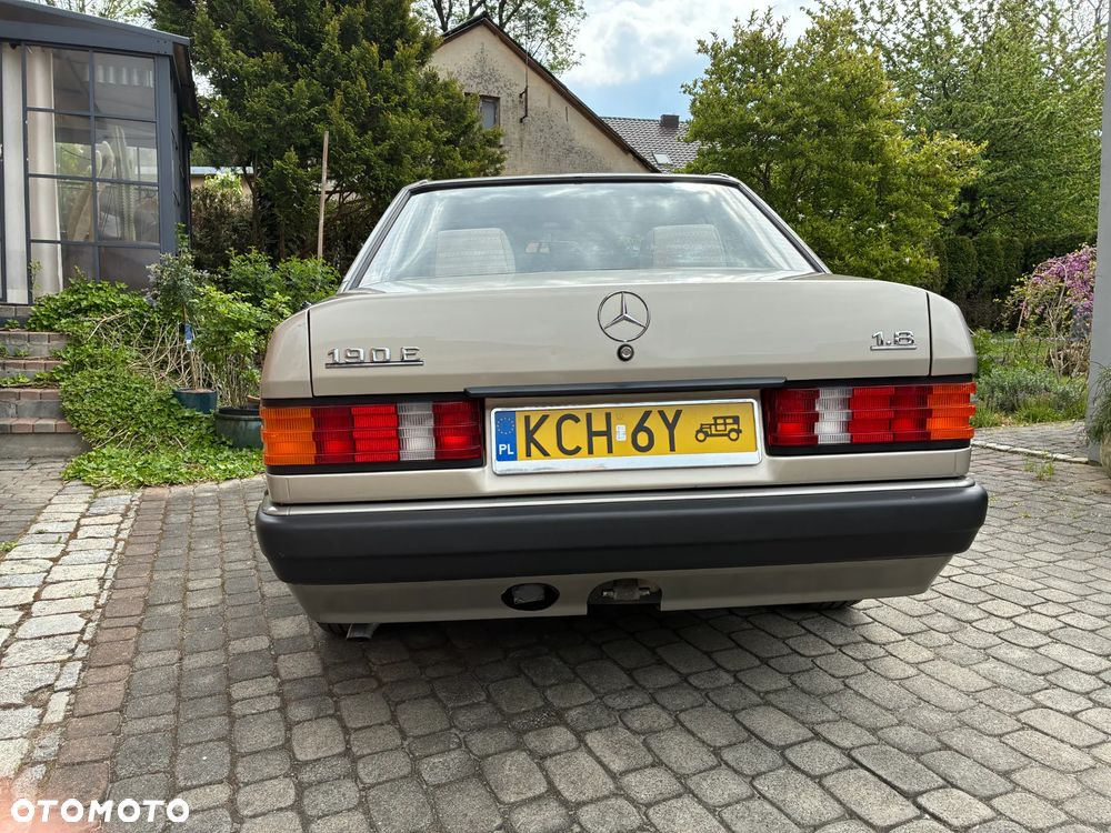 Mercedes-Benz W201 (190) - 2
