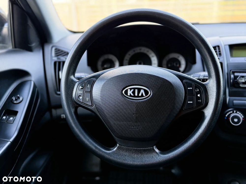 Kia Ceed - 14