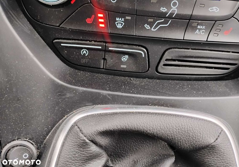 Ford Kuga - 16