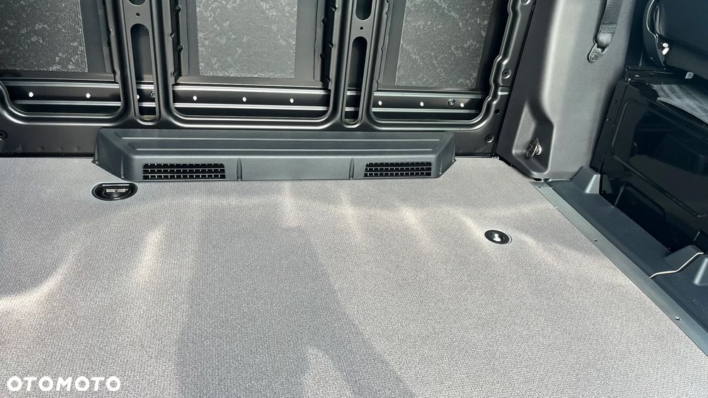 Mercedes-Benz Sprinter 319 CDI Furgon L3H2 - 9