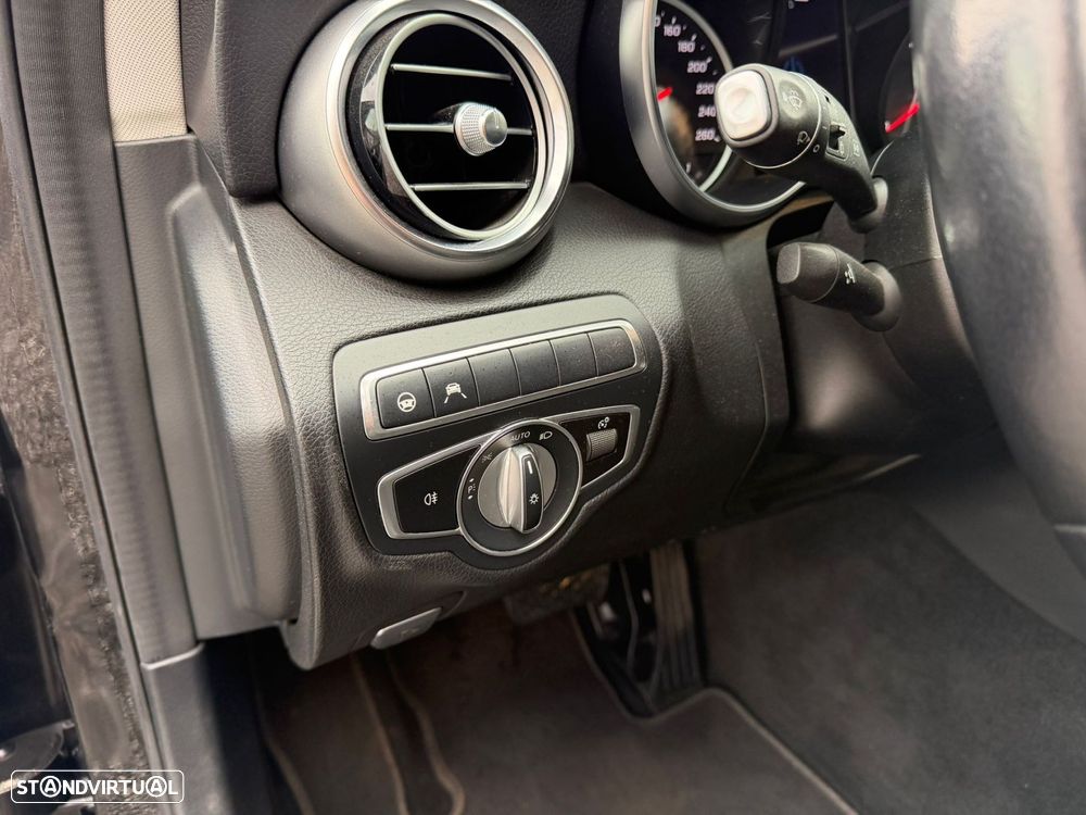 Mercedes-Benz C 300 - 38