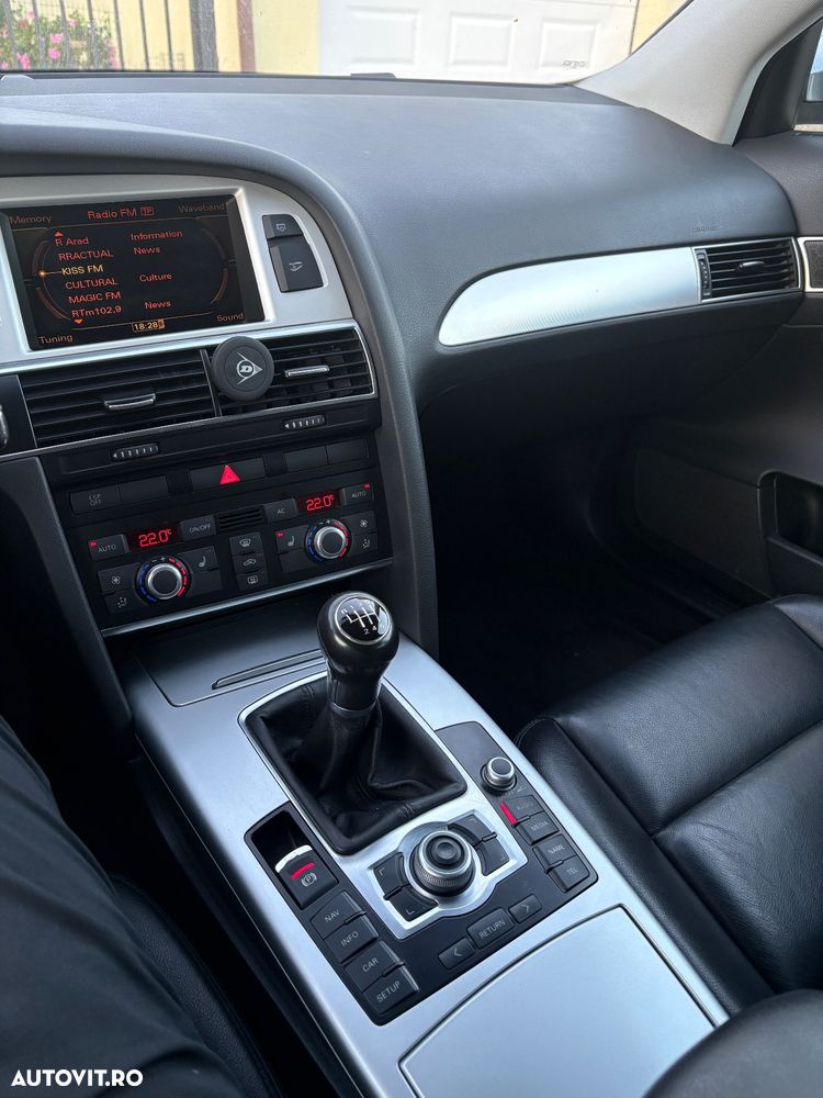 Audi A6 2.0 TDI DPF Avant - 12