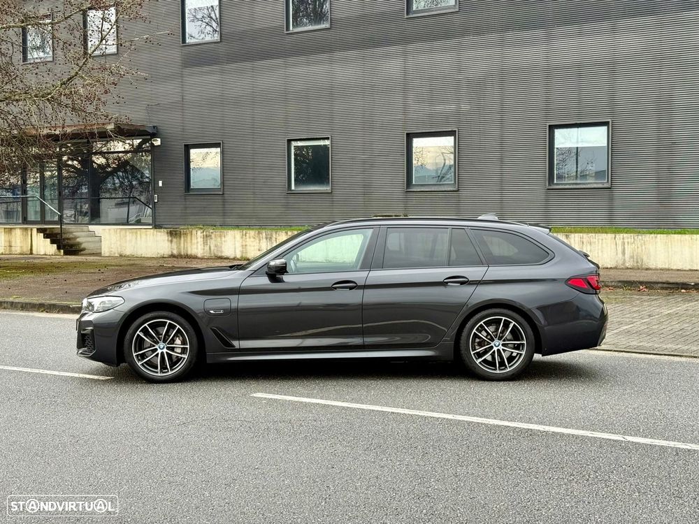 BMW 530 e Pack Desportivo M - 5