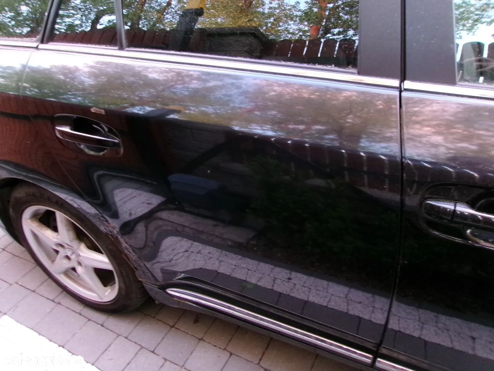 DRZWI P.T TOYOTA AVENSIS T27 09-14 KOMBI 209 - 1