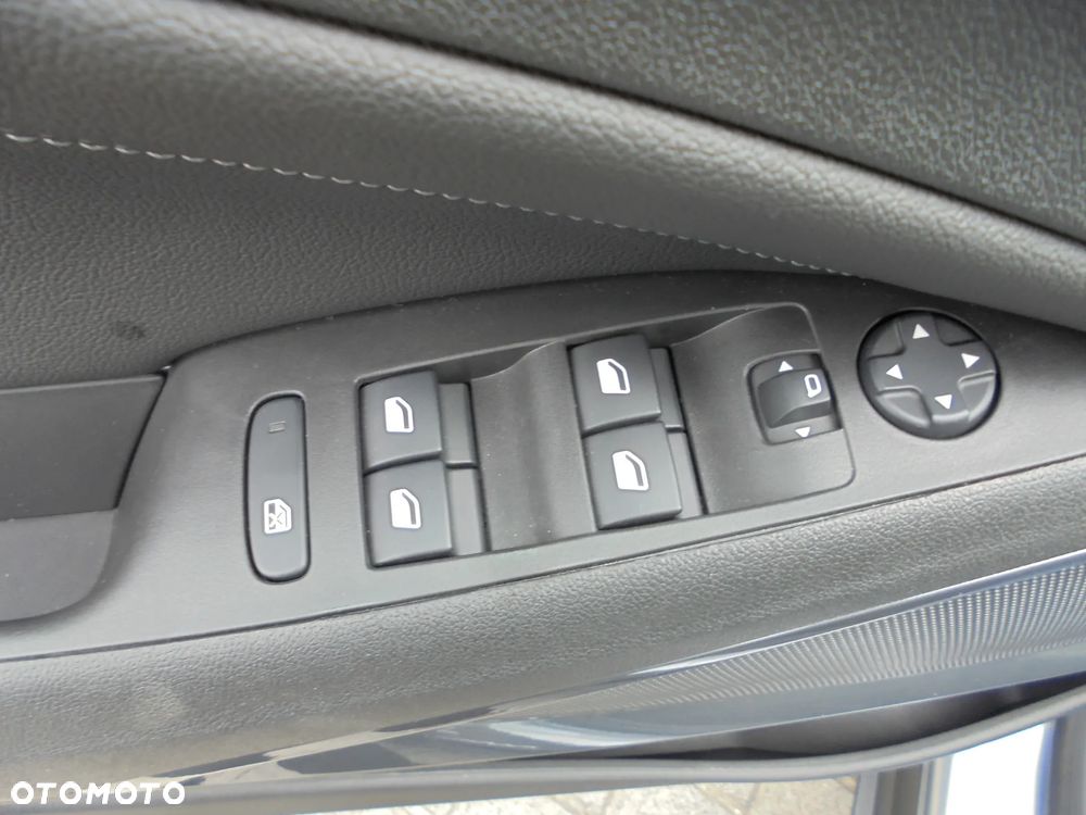 Opel Crossland X - 8