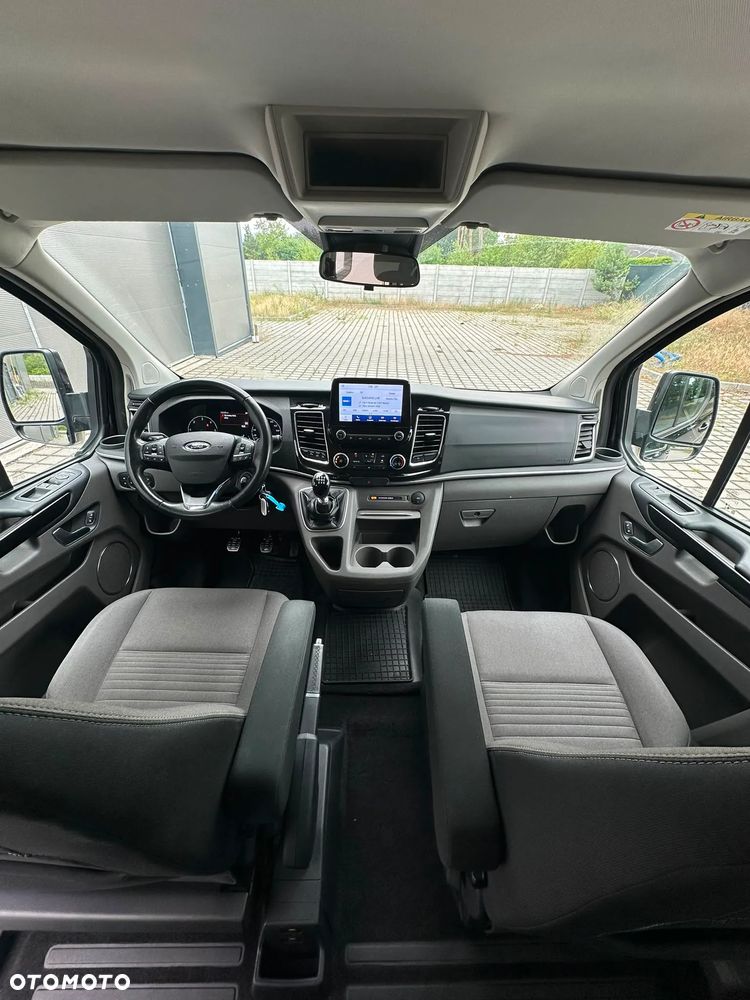 Ford Tourneo Custom - 19