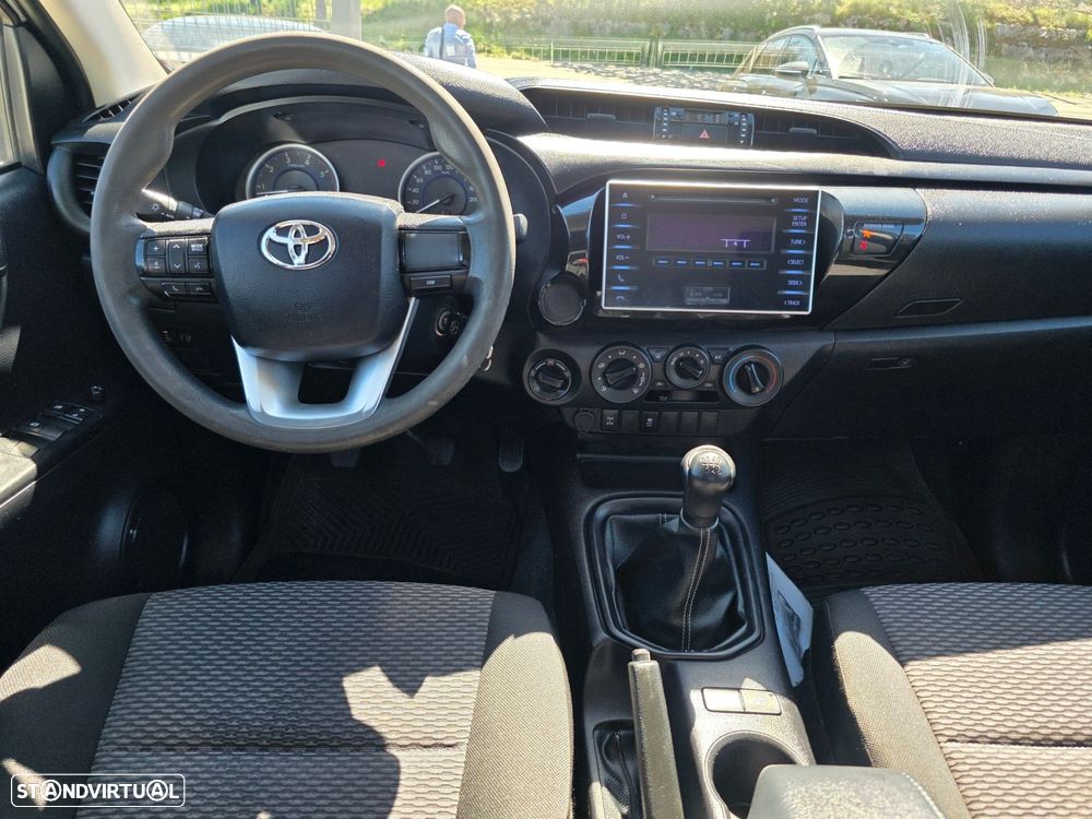 Toyota Hilux 2.4 D-4D 4WD CD CH - 11