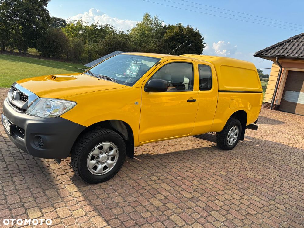 Toyota Hilux - 1