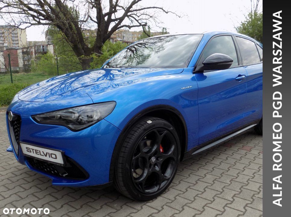 Alfa Romeo Stelvio - 1