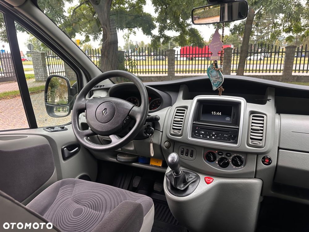 Renault Trafic Grand Passenger Expression - 21