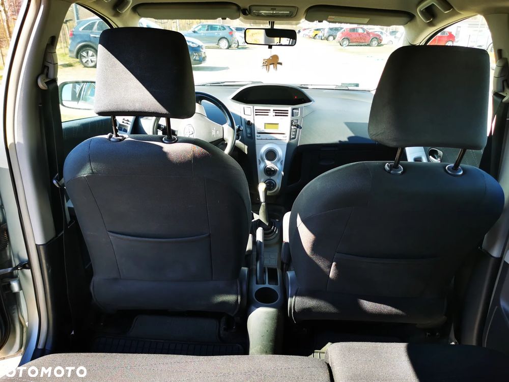 Toyota Yaris 1.3 Sol - 13