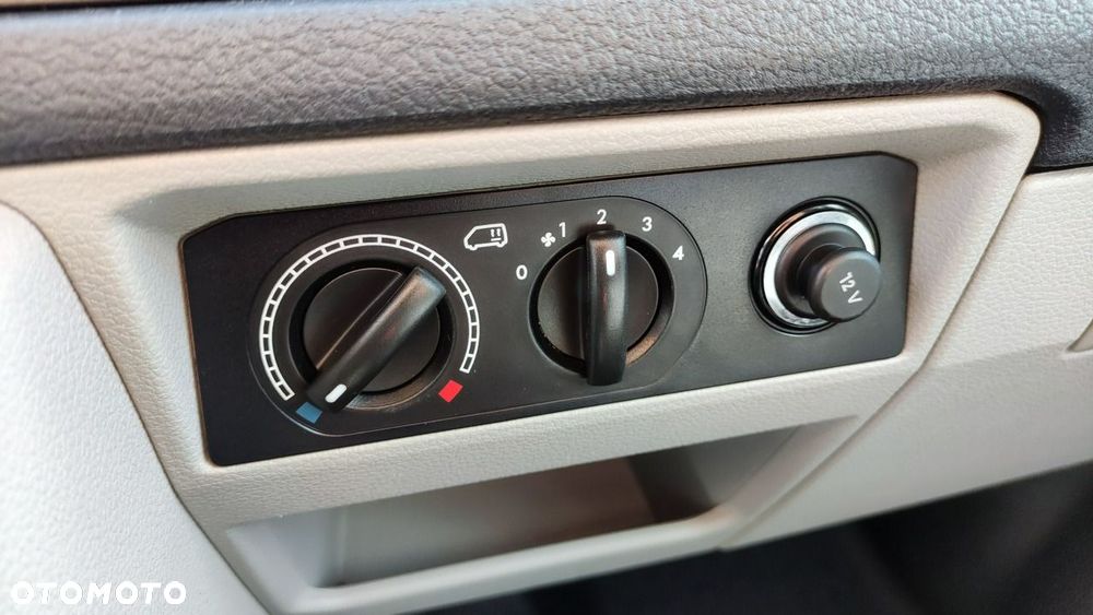 Volkswagen Transporter - 28
