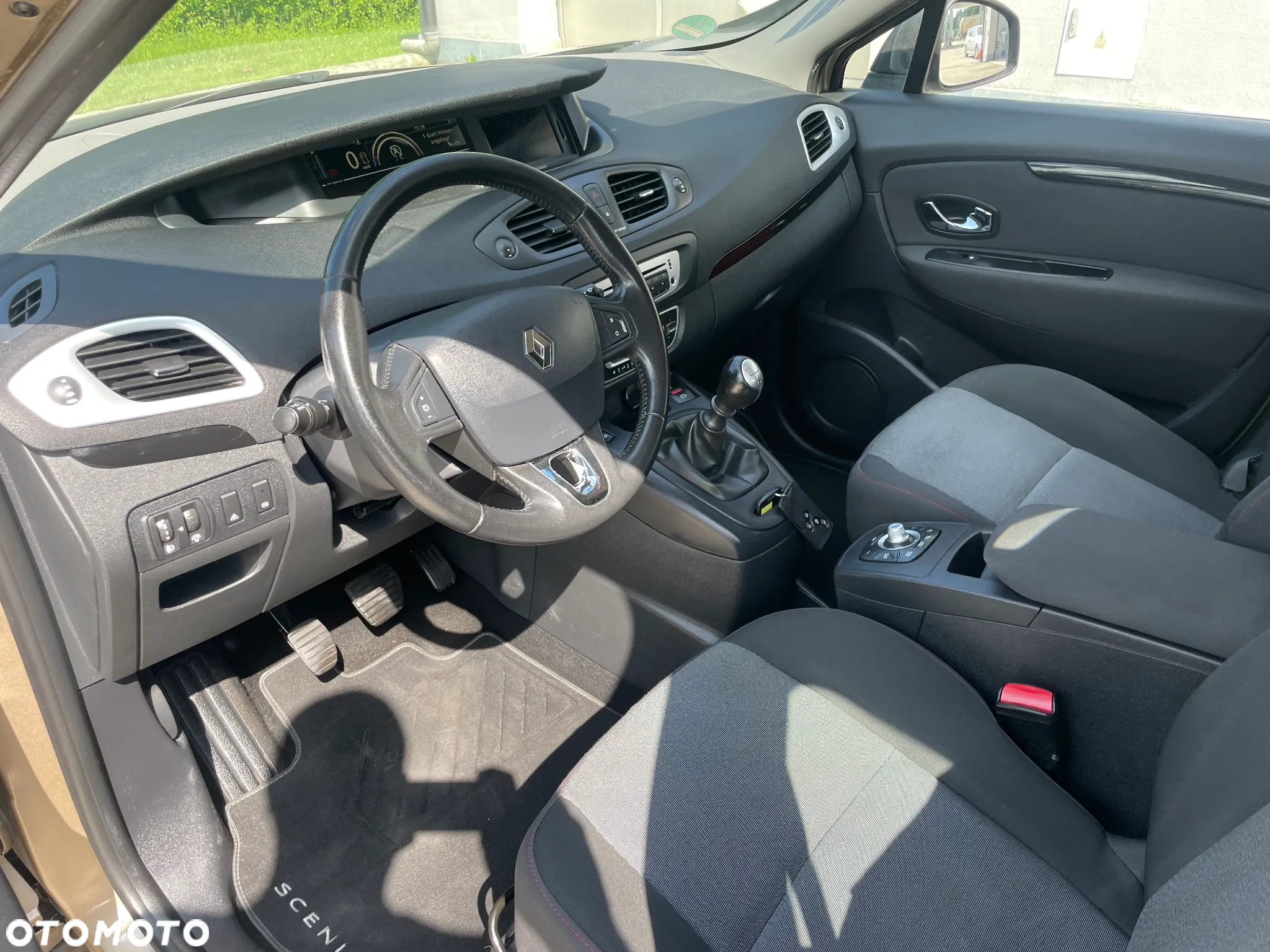 Renault Scenic ENERGY TCe 130 BOSE EDITION - 11