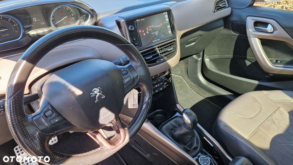 Peugeot 2008 120 VTI Allure - 12