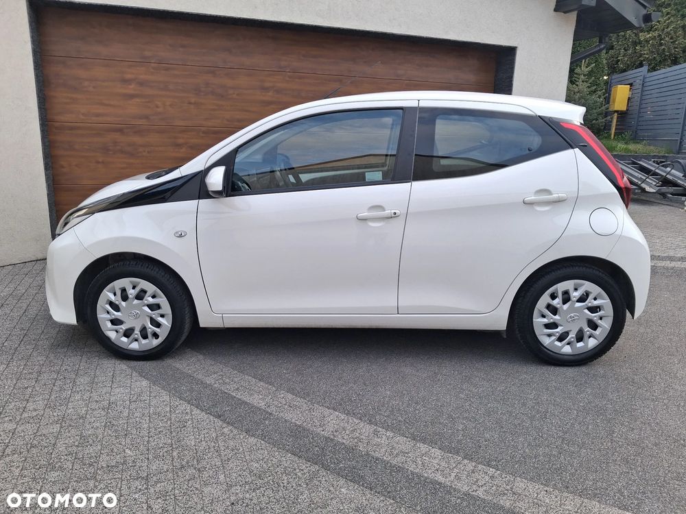 Toyota Aygo 1.0 VVT-i JBL Edition - 2