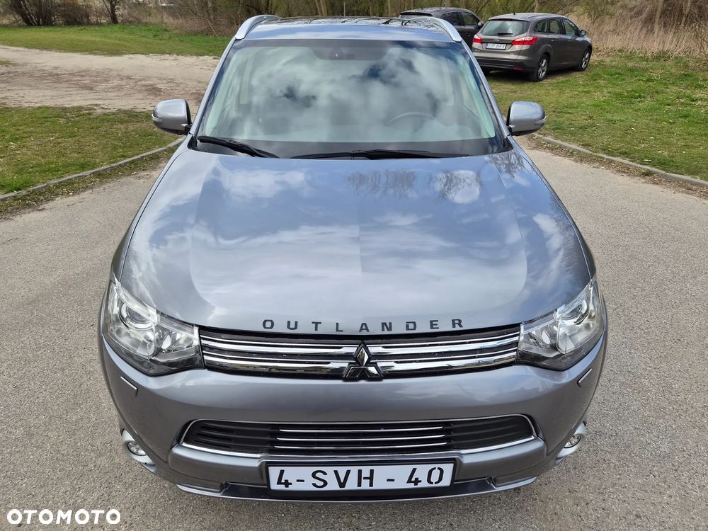 Mitsubishi Outlander - 4