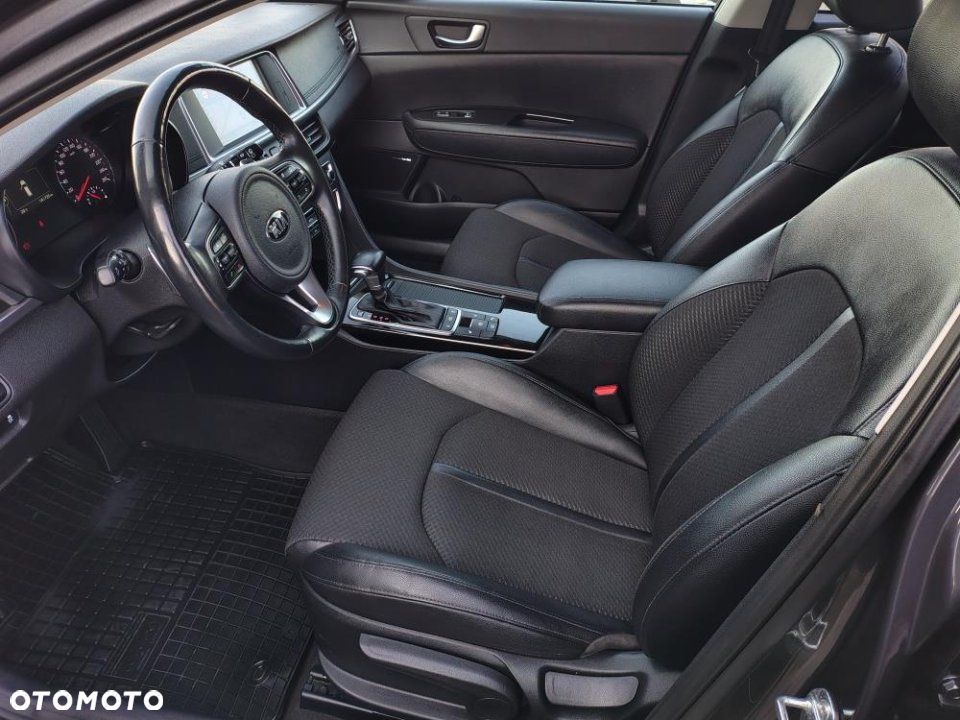 Kia Optima - 16