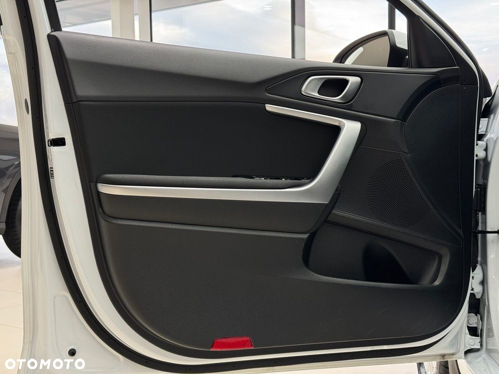 Kia Ceed 1.5 T-GDI M - 12