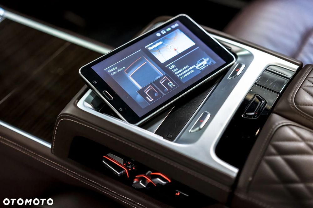 BMW Seria 7 740Li xDrive - 34