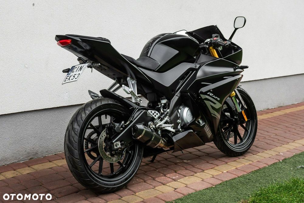 Yamaha YZF - 4