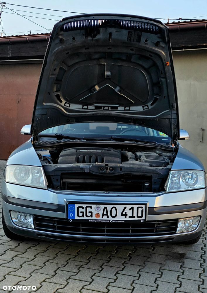 Skoda Octavia 1.6 Combi - 33