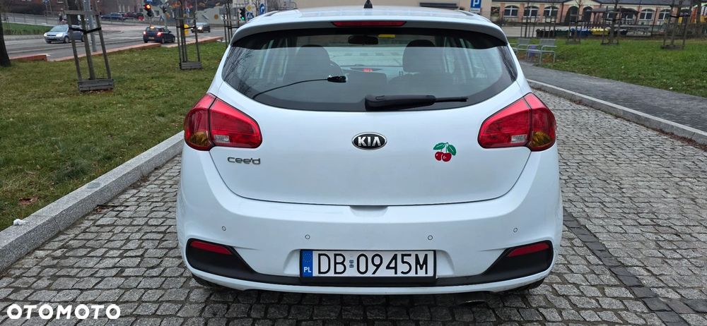 Kia Ceed - 11