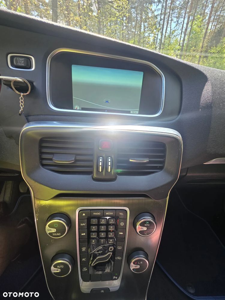Volvo V40 D4 Momentum - 12