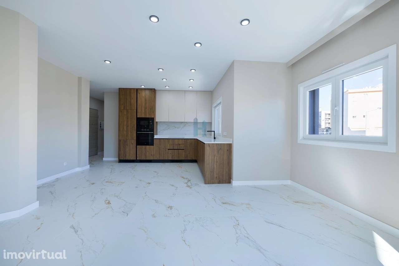 T2 no 1º Andar, Edifício Luna Mar - Armação de Pêra - Grande imagem: 2/14