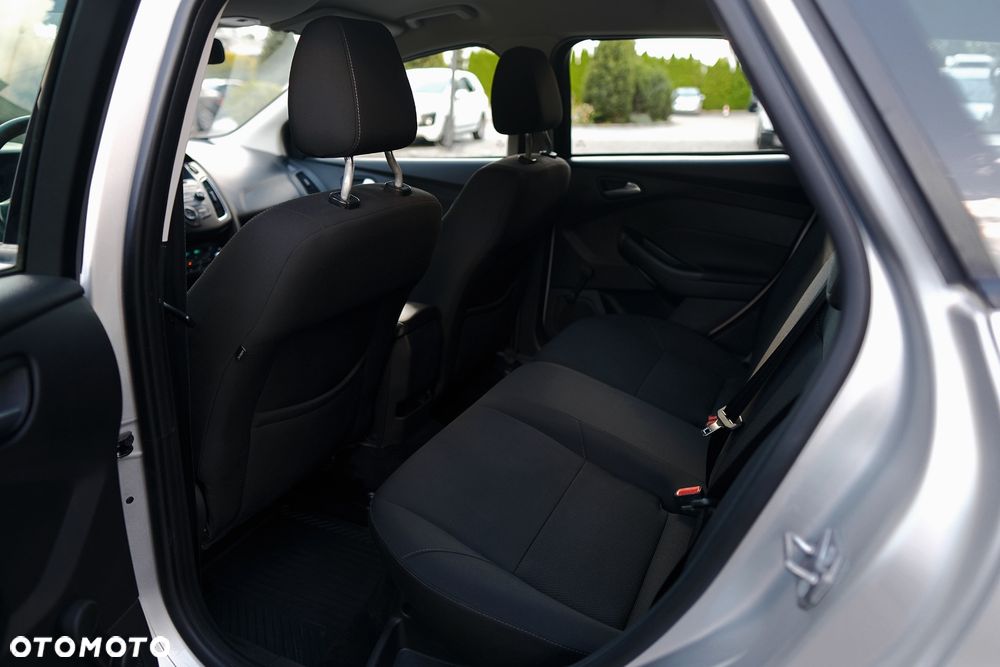 Ford Focus 1.6 Trend Sport PowerShift - 16